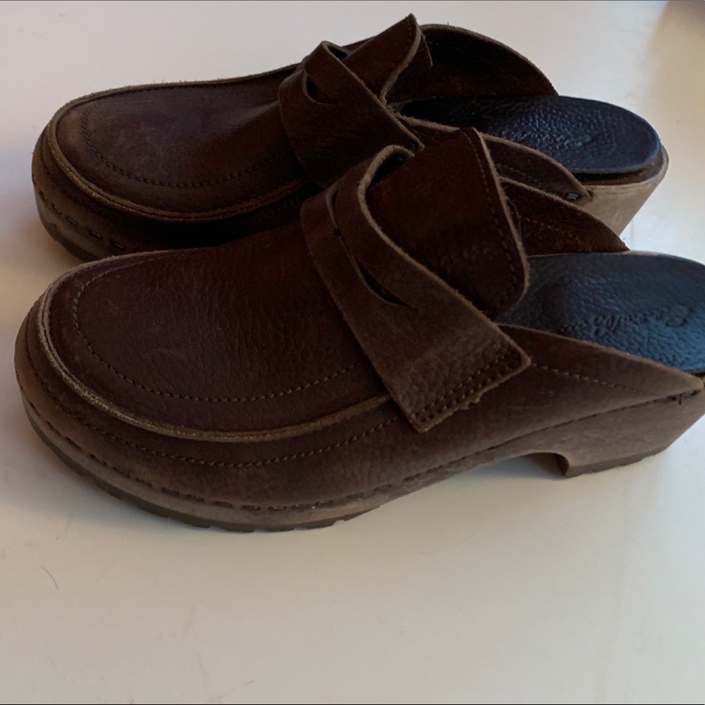 Eddie Bauer Classic Vintage Leather Clogs - Picture 3 of 5